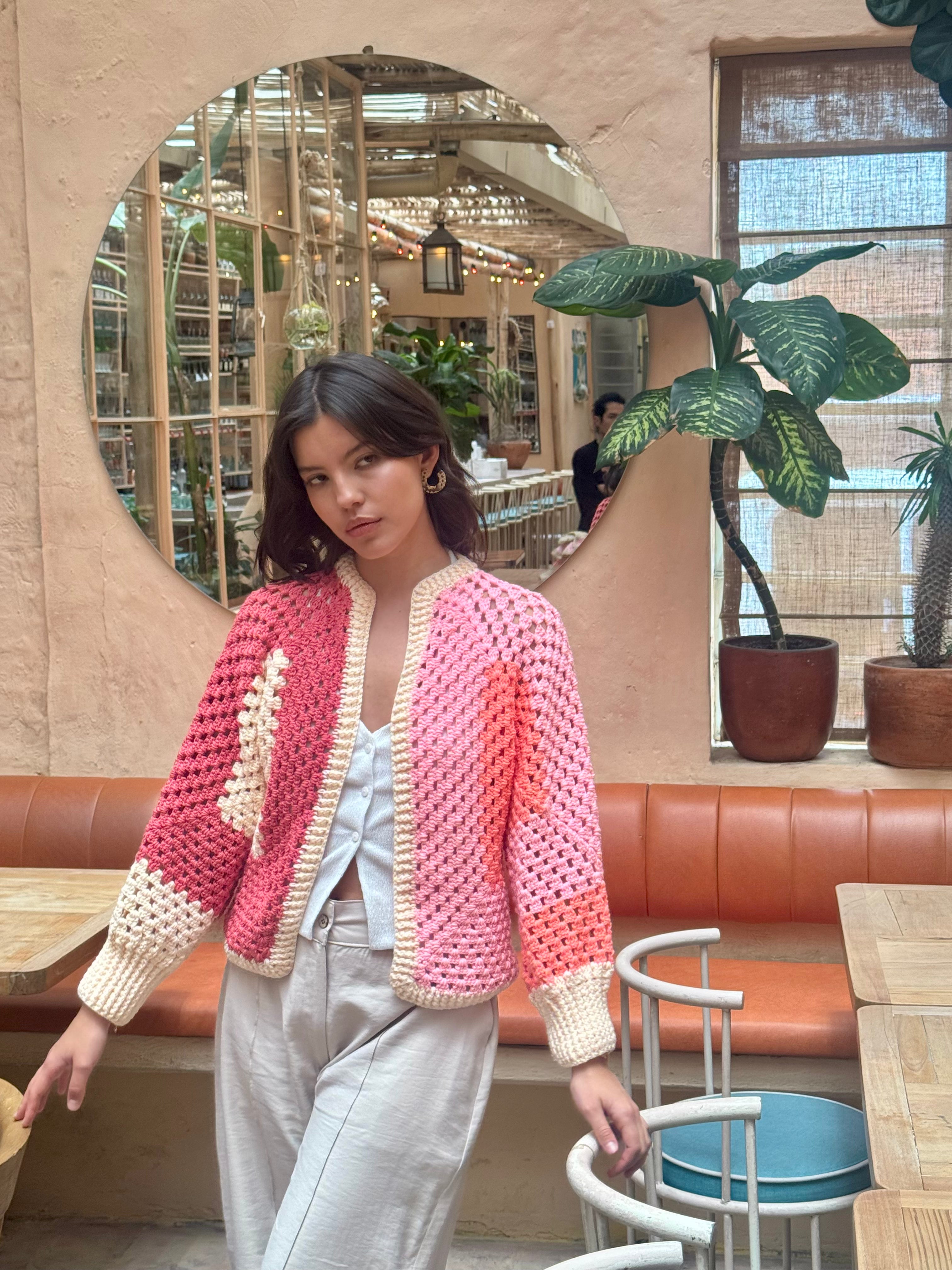 Cárdigan Rose Tejido a Mano