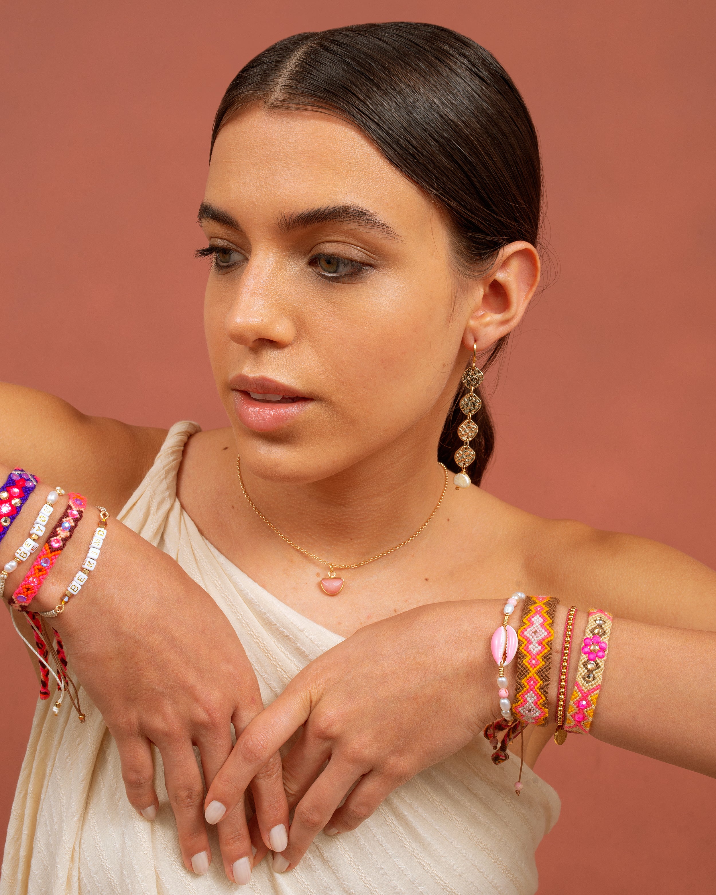 Pulsera Gold Power. Color Fuccia